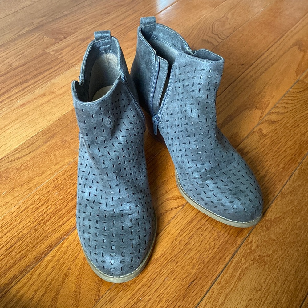 Women’s wedges. Size 8
